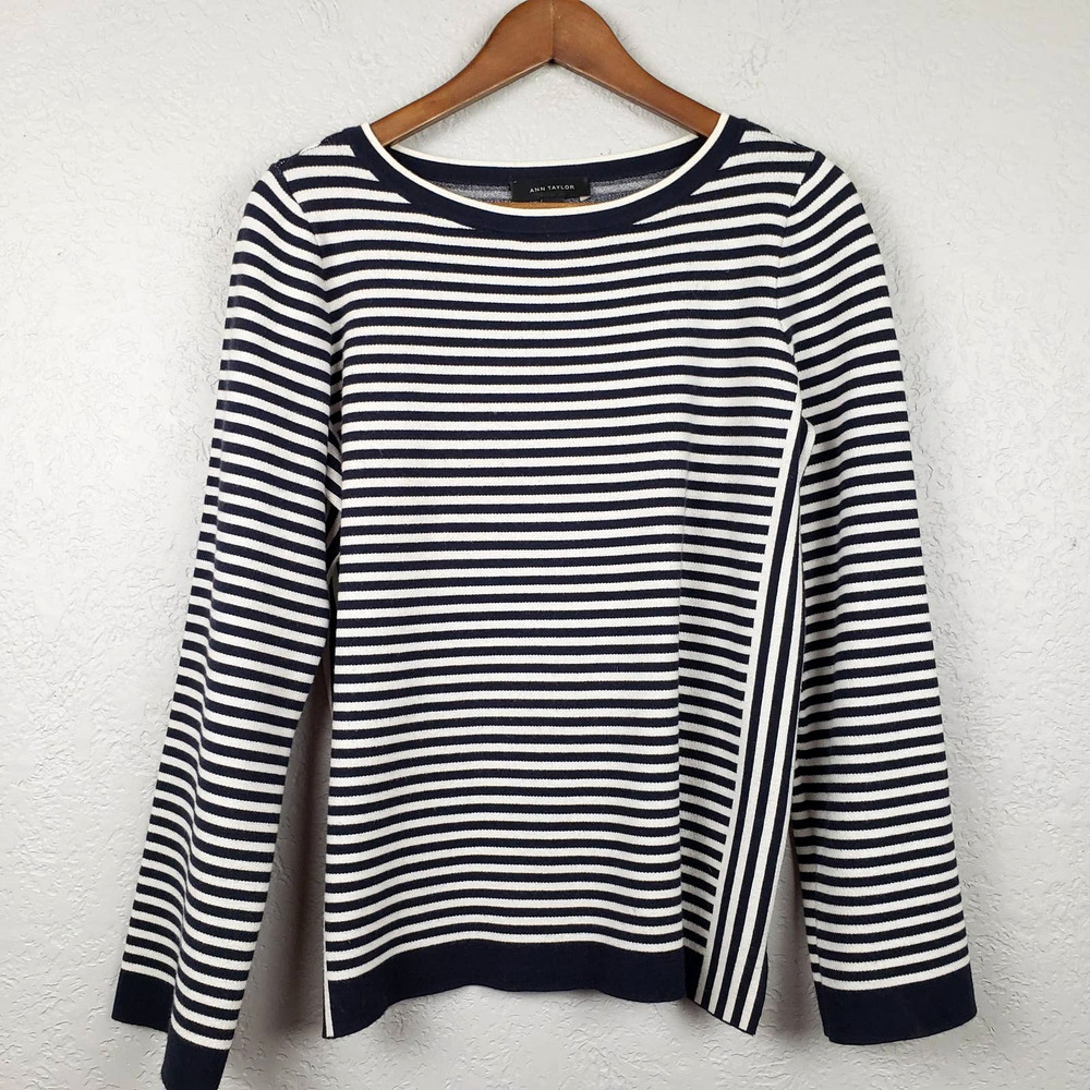 Ann Taylor Heavy Knit Pullover - M